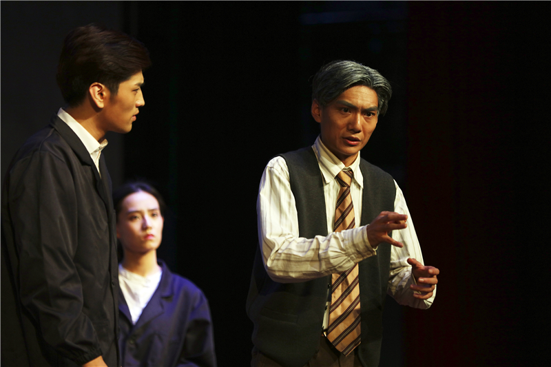 钱宝钧给学生讲授自己的科研感悟。