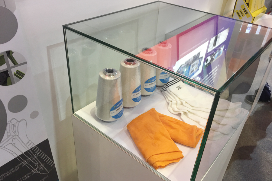 展柜中的最新研究成果。